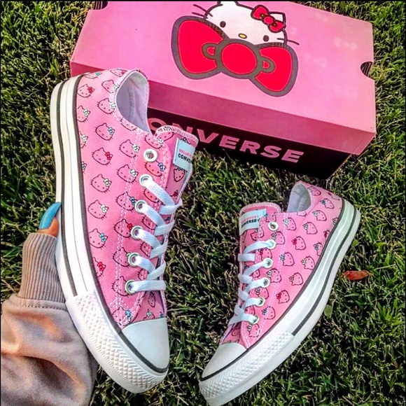 Converse Shoes - NWOB CONVERSE X HELLO KITTY WOMEN SIZE 10.5